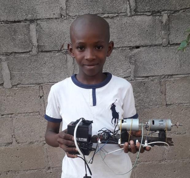 11-Year-Old Borno Student Invents Mini-Generator Powering Light Bulbs -  PRNigeria News